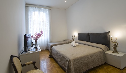 Suite, Room 2