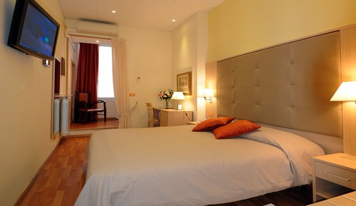 Habitación doble de uso individual, en edificio anexo