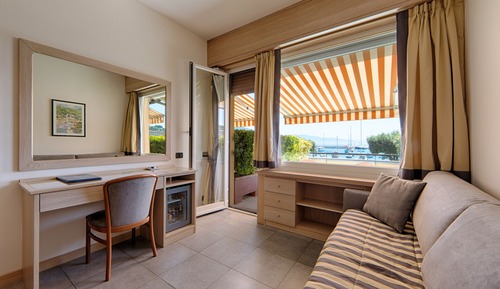 Habitación familiar, terraza, vistas al mar