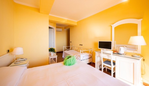 Habitación triple Deluxe, vistas al mar