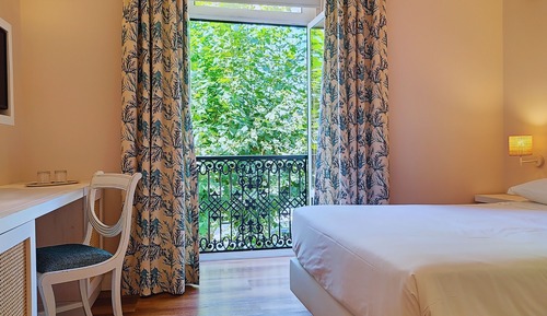 Habitación estándar doble, 1 cama de matrimonio, no fumadores, baño privado