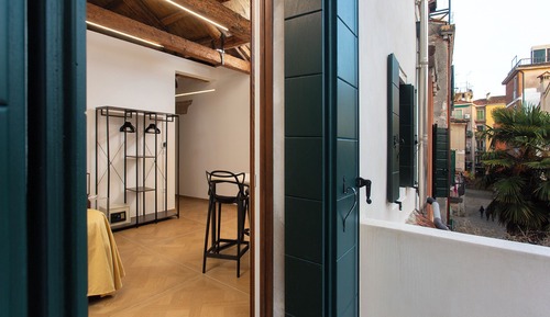 Loft, terraza, en edificio anexo