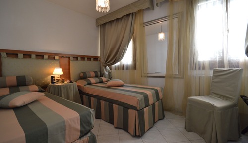 Habitación con 1 cama doble o 2 individuales