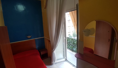 Habitación individual ( External Bathroom)
