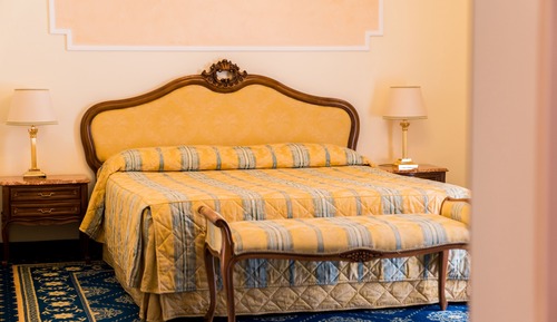 Habitación básica con 1 cama doble o 2 individuales