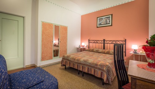 Habitación triple, baño privado