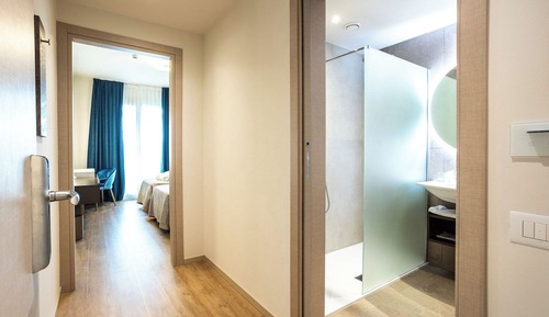 Habitación con 1 cama doble o 2 individuales