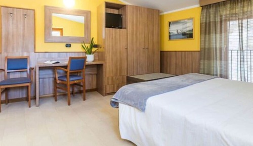 Habitación doble, en edificio anexo