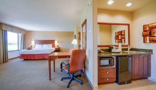 King Suite, Estudio