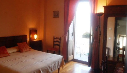 Habitación individual, junto a la montaña (with balcony)