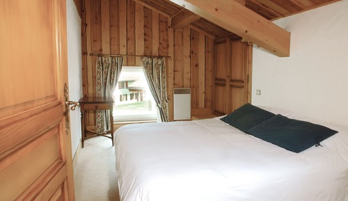 Appartement Confort, 2 chambres, cheminée ( accessible par escalier )