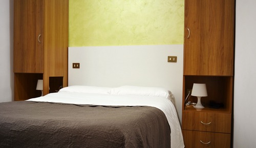 Habitación estándar con 1 cama doble o 2 individuales