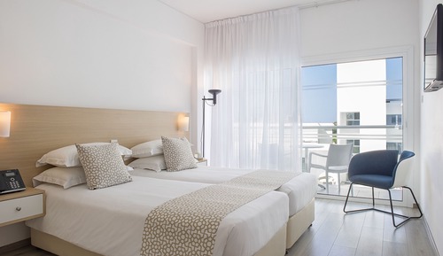 Suite familiar, 2 habitaciones, vistas a la piscina