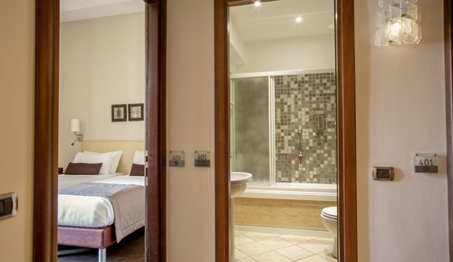Double Superior Annex Bath