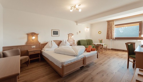 Habitación Confort con 1 cama doble o 2 individuales, no fumadores, vistas a la montaña (2 pax)