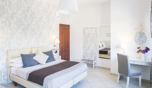Habitación triple, vistas al jardín