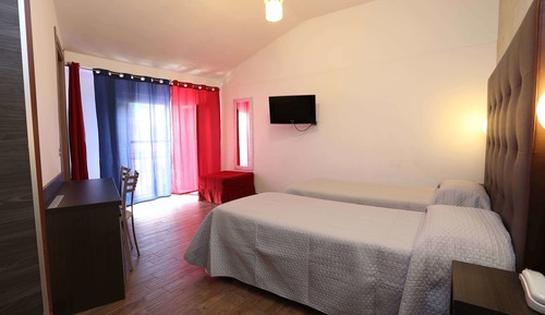 Habitación Deluxe con 2 camas individuales, baño privado