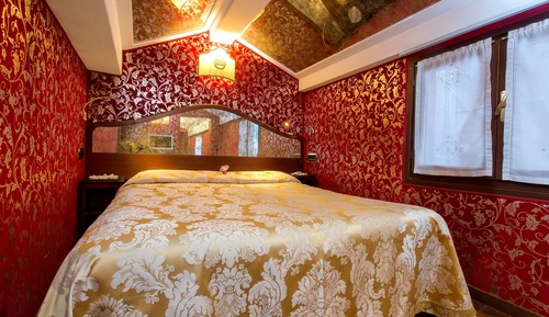 Double or Twin Room (3rd Floor, no lift )