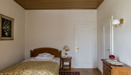 Habitación individual, en edificio anexo