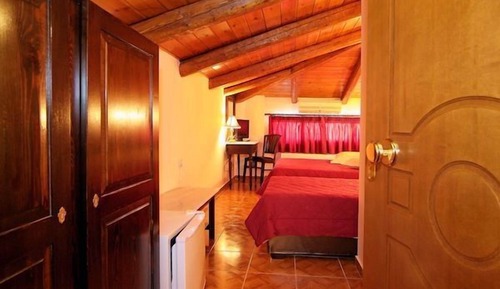 Habitación triple Premium (Attic)