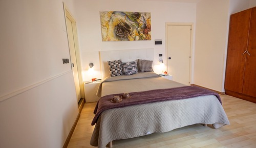 Habitación estándar con 1 cama doble o 2 individuales