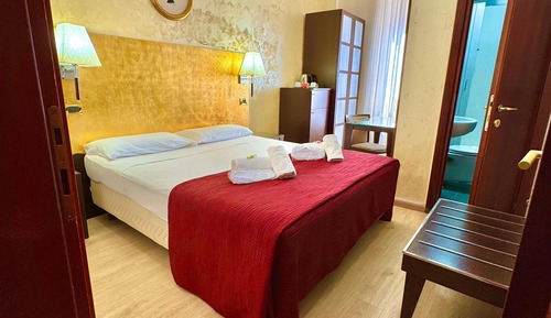 Habitación clásica con 1 cama doble o 2 individuales