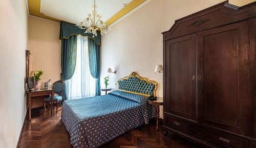 Habitación superior con 1 cama doble o 2 individuales