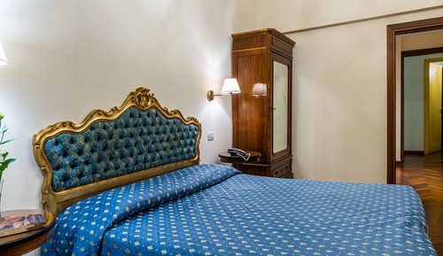 Habitación estándar con 1 cama doble o 2 individuales