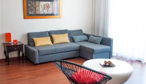 Ático familiar, 2 habitaciones, cocina básica, en una planta alta (5 pax)