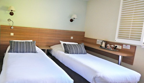 Habitación con 2 camas individuales