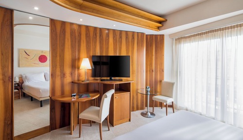 Habitación ejecutiva doble, balcón, vistas parciales al mar