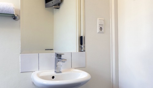 Habitación básica, 1 cama doble, baño compartido