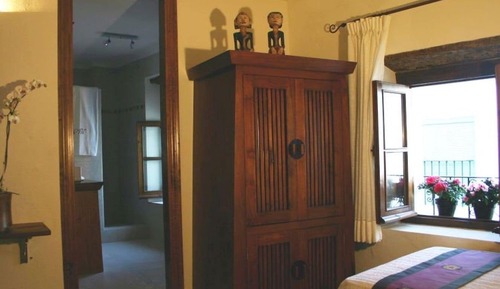 Habitación básica con 1 cama doble o 2 individuales, baño privado (Oriental)