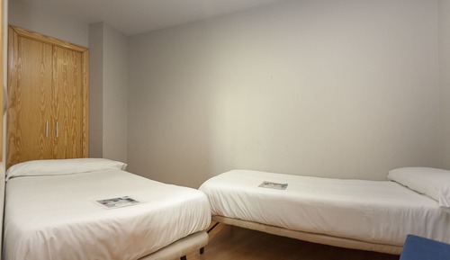 Habitación familiar (1 double bed + 2 single beds)