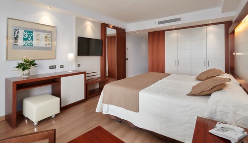 Junior Suite Sea View For Single Use (1 Adult + 1 Child)