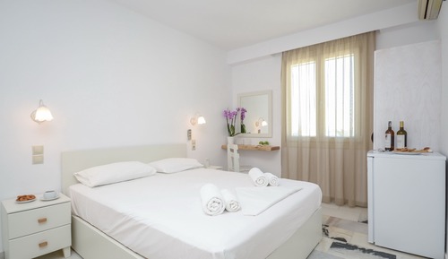 TOP FLOOR DOUBLE ROOM WITH 1 SOFA BED