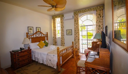 Habitación superior, vistas al jardín