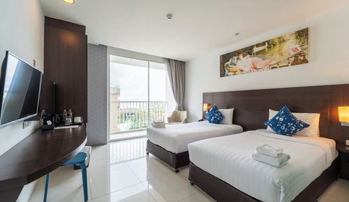 Deluxe Double or Twin Partial Sea View
