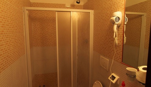 Habitación triple económica