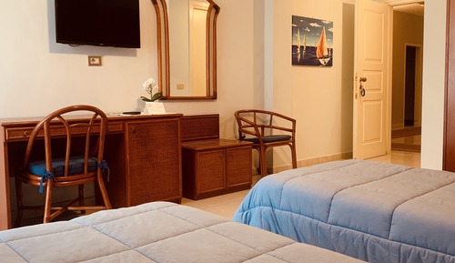 Habitación doble, baño privado, en la zona del jardín