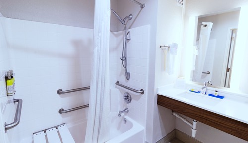 Suite, 1 cama de matrimonio grande (Communications, Accessible Tub)