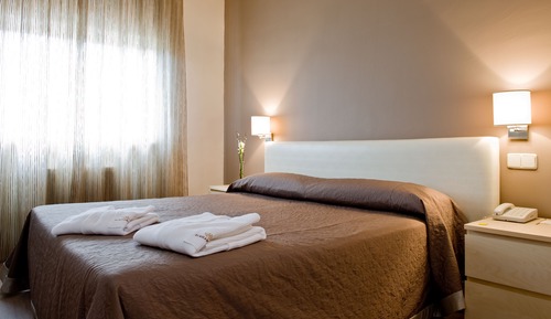 Habitación con 1 cama doble o 2 individuales