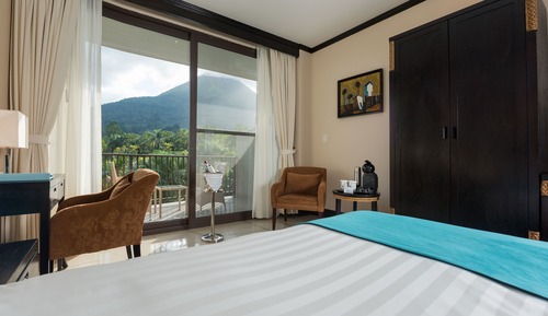 Deluxe Volcano View King