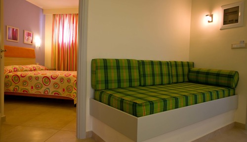 Habitación triple superior, planta baja