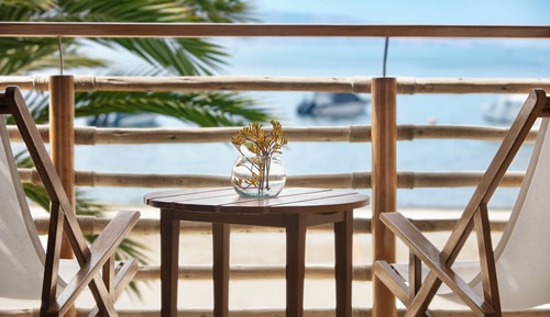 Suite, varias camas, terraza, vistas al mar