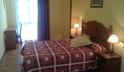Habitación con 1 cama doble o 2 individuales