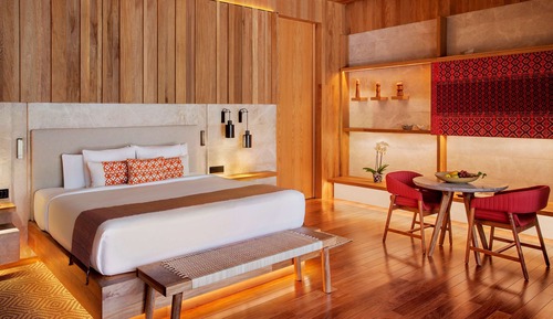 Beachfront Lanai Pool Suite -King