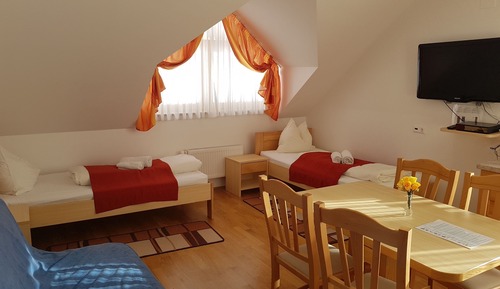 Habitación cuádruple, balcón, vistas a la montaña