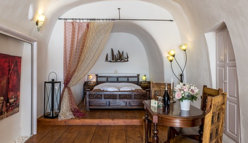 Suite de luna de miel (Caldera View, Indoor Cave Whirlpool)