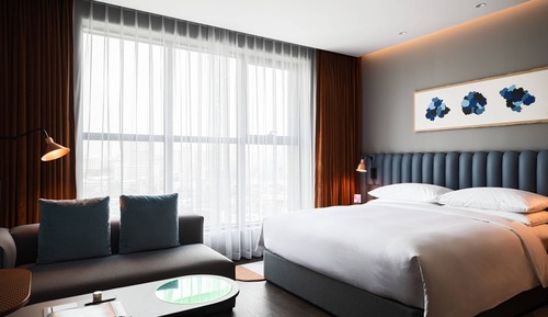 Habitación, 1 cama de matrimonio grande, no fumadores, vistas a la ciudad (Editor, High Floor)